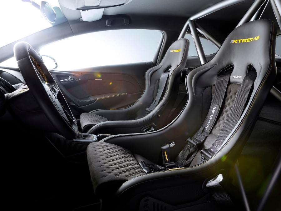  Opel Astra OPC Extreme Concept 2014 года  (фото 16 из 19)